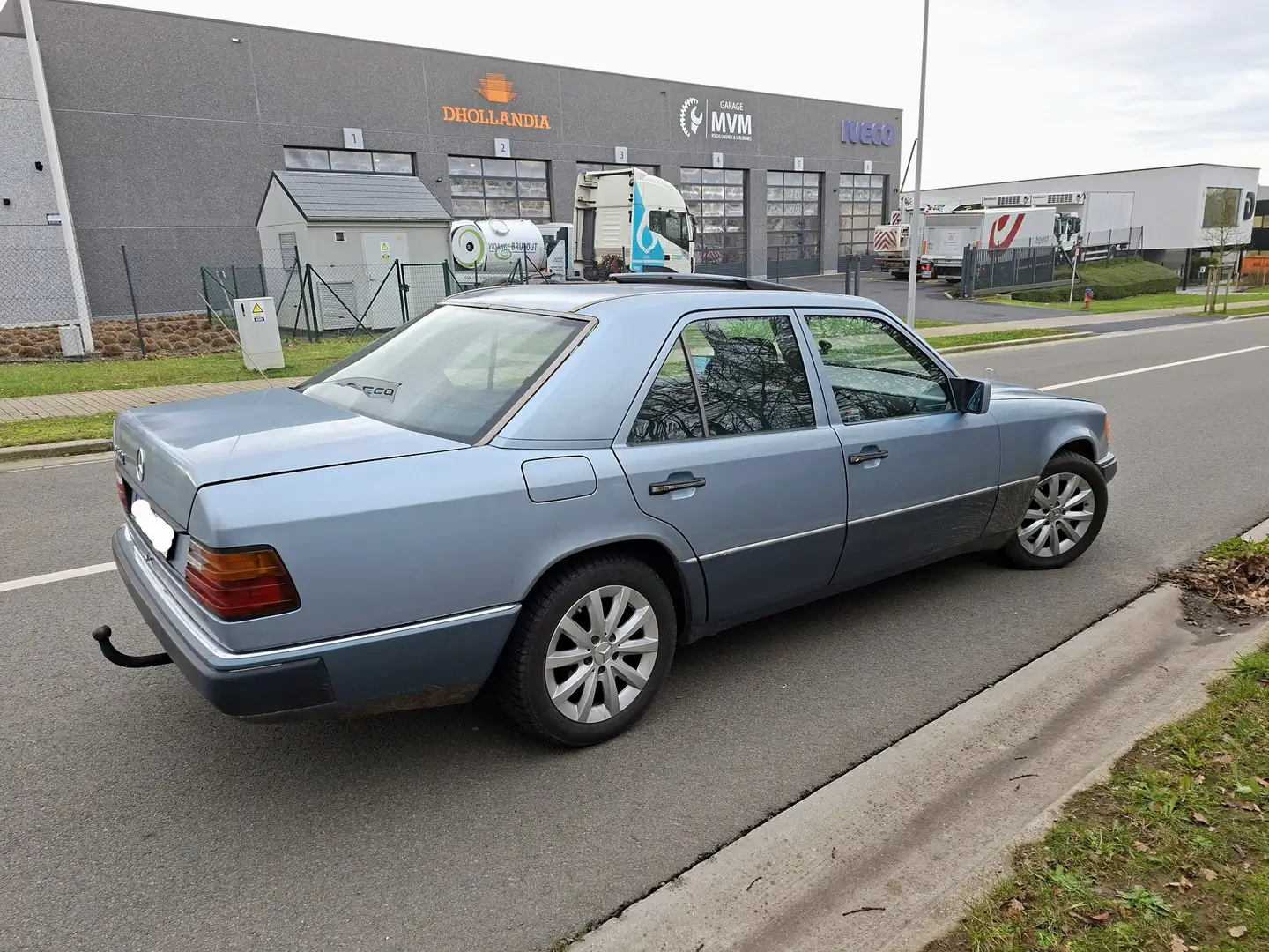 Mercedes-Benz 250 W124 ancêtre prête à immatriculé Niebieski - 2