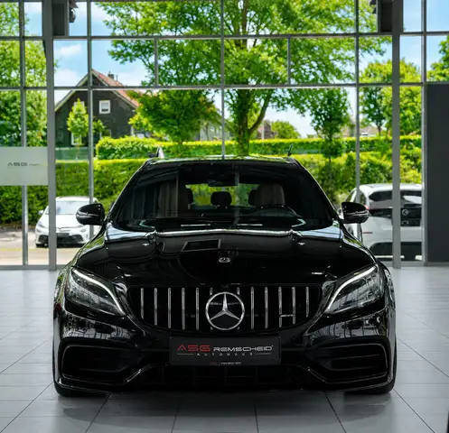 Mercedes-Benz C 63 Amg view 5