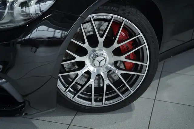 Mercedes-Benz C 63 Amg view 3
