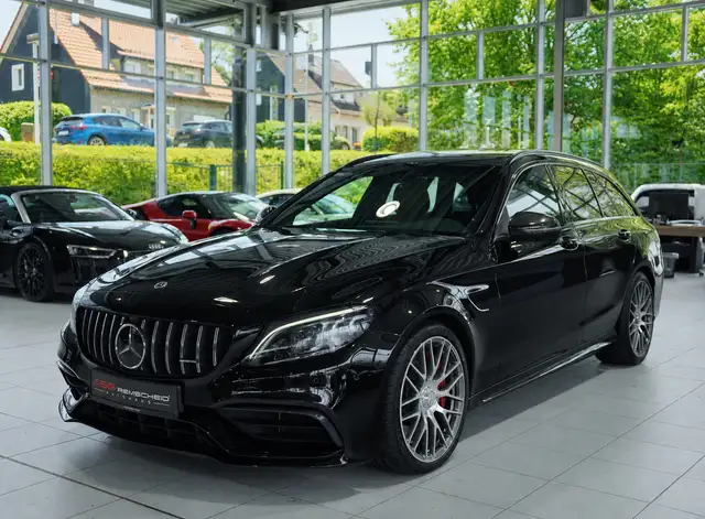 Mercedes-Benz C 63 Amg view 4