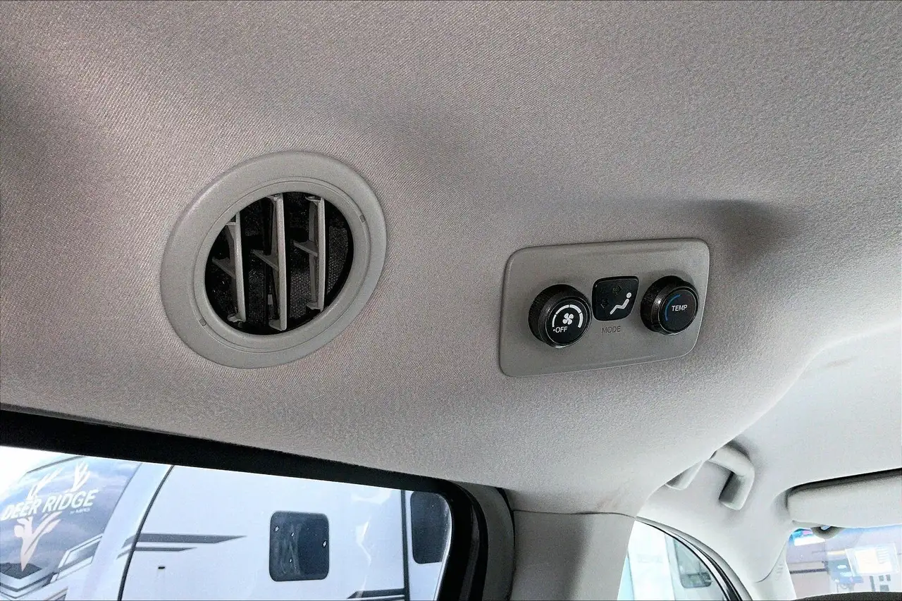Toyota Sienna photo Toyota Sienna