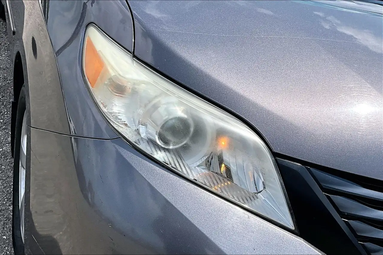 Toyota Sienna photo Toyota Sienna