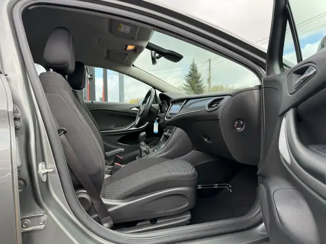 Opel Astra view 10