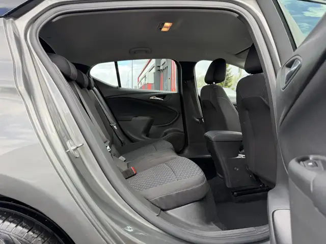 Opel Astra view 9