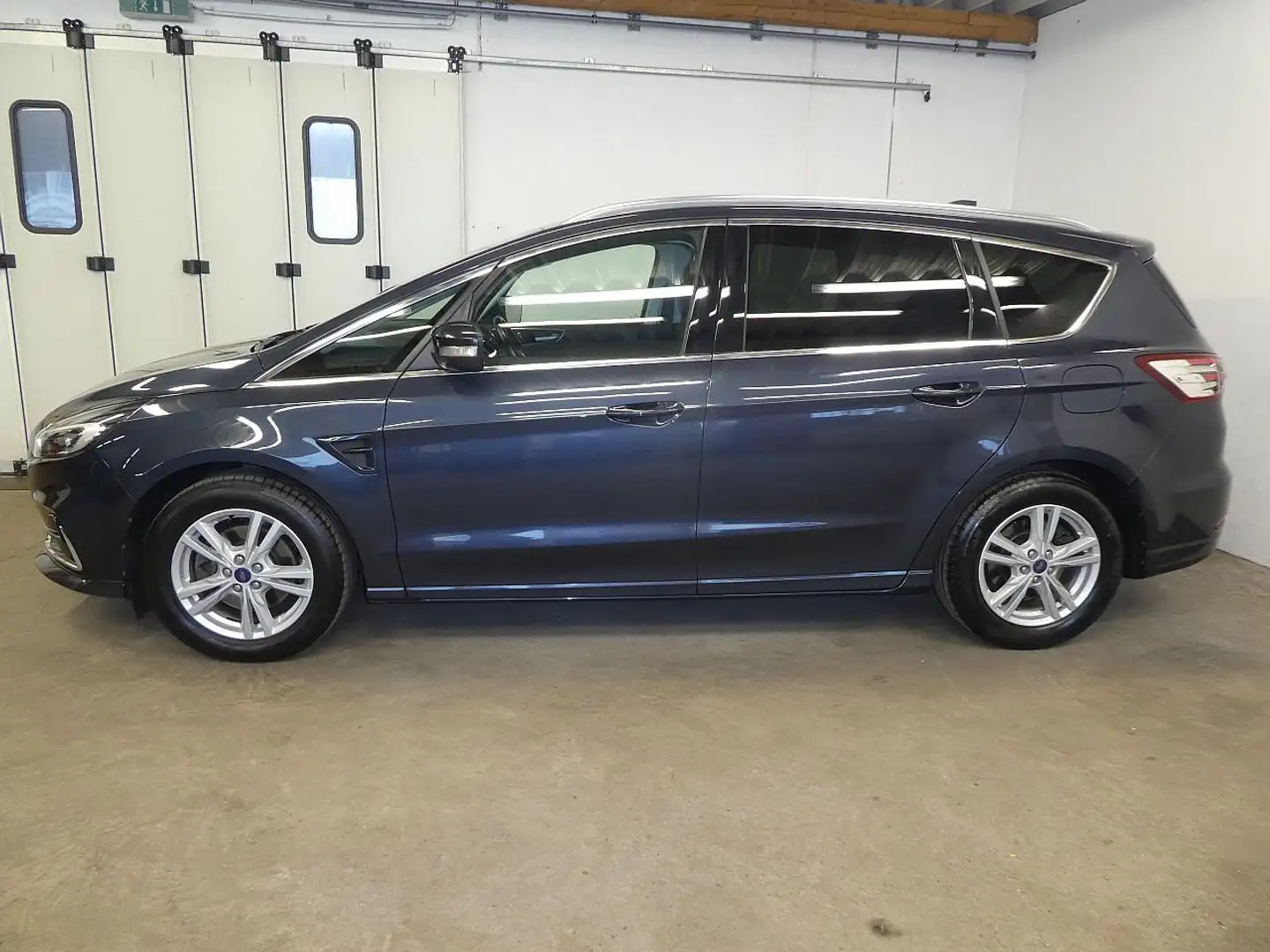 Ford S-Max 2.0 EcoBlue Aut. Titanium, AHK, LED, Kamera Grau - 2