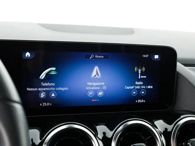 Mercedes-Benz Gla view 13