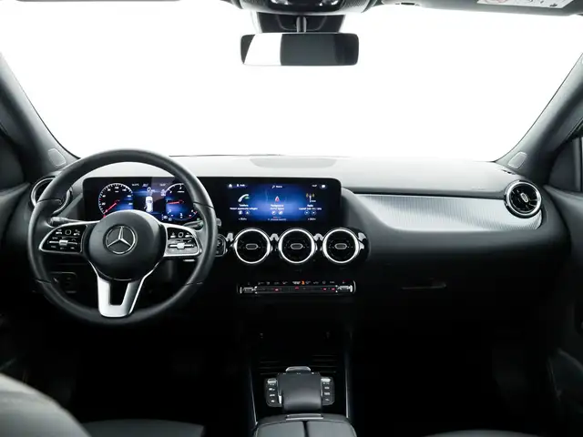 Mercedes-Benz Gla view 9