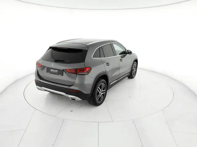 Mercedes-Benz Gla view 3
