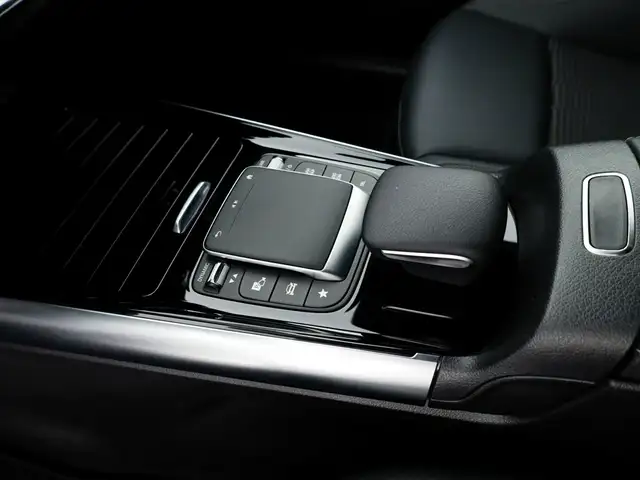 Mercedes-Benz Gla view 14