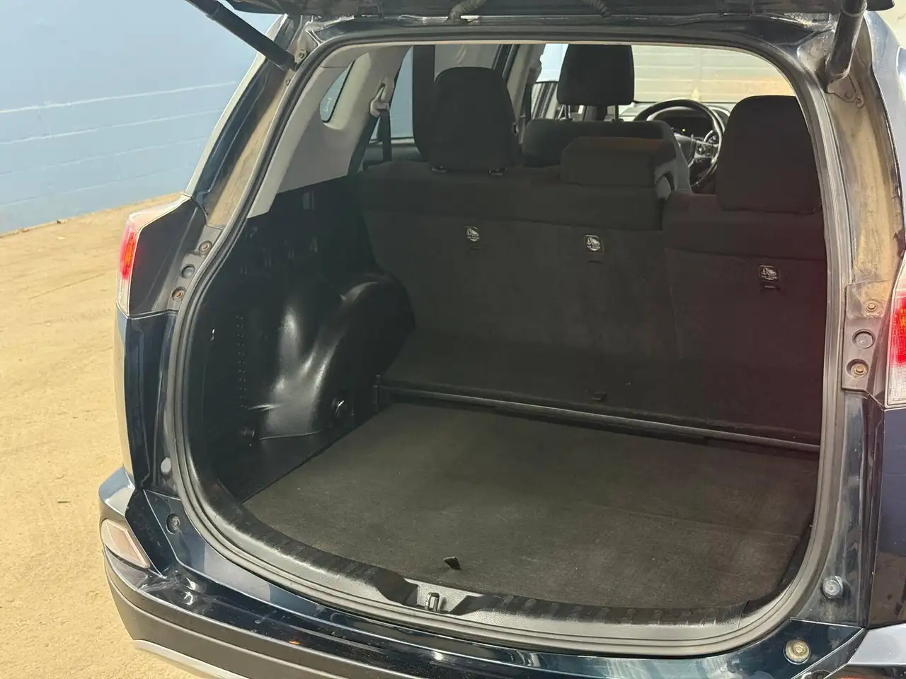 Toyota RAV 4 снимка Toyota RAV 4