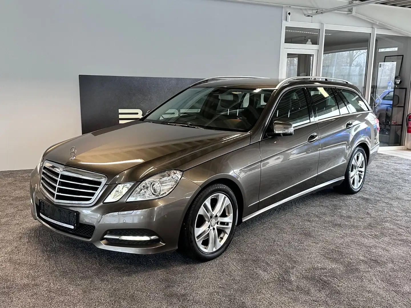 Mercedes-Benz E 250 T-Modell CDI BlueEfficiency Memory Leder Grau - 1