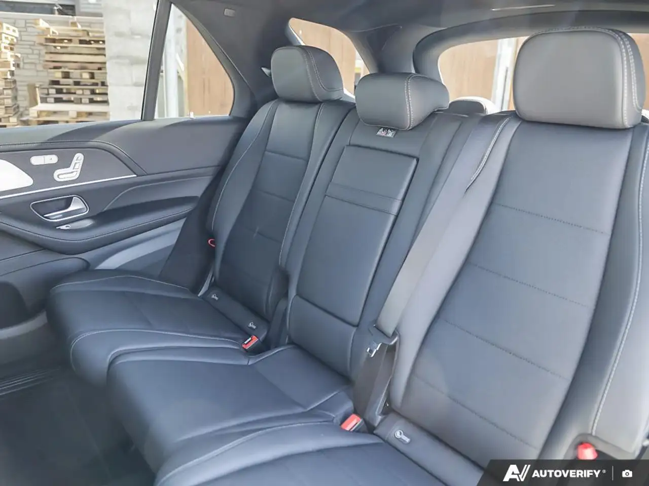 Mercedes-Benz GLE снимка Mercedes-Benz GLE