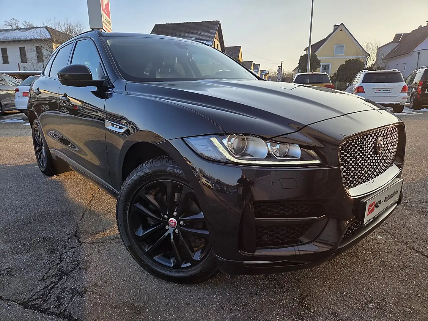 Jaguar F-Pace 20d AWD R-Sport Aut. Noir - 1
