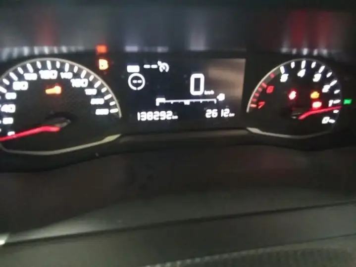 Peugeot 2008 2022, foto 8