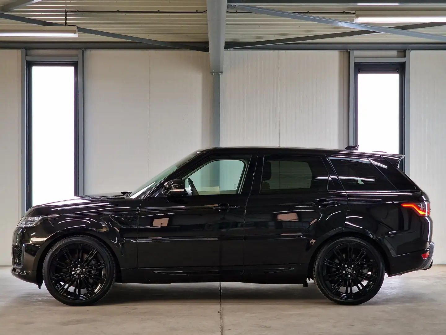 Land Rover Range Rover Sport 2.0 P400e HSE | Elek. Panodak | LM 22'' | Luxe led Zwart - 2