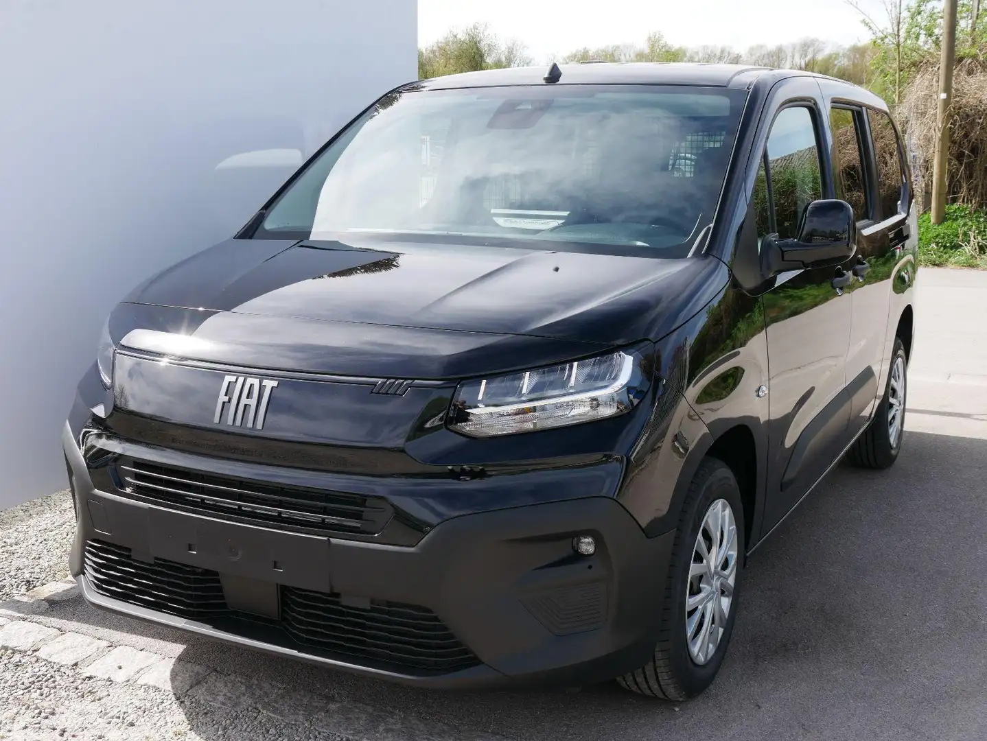 Fiat Doblo Combi L2 1.5 BlueHDI *PDC HINTEN*KLIMA*DAB*TEMPOMA Schwarz - 1