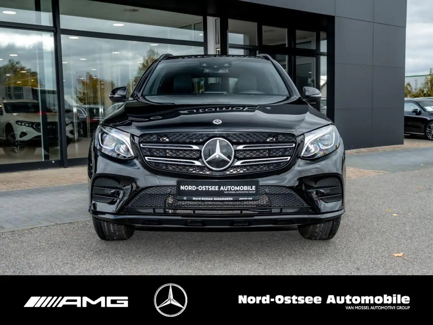 Mercedes-Benz GLC 350 e 4M AMG HUD PANO AHK PARKPAKET NAVI SHZ Noir - 2