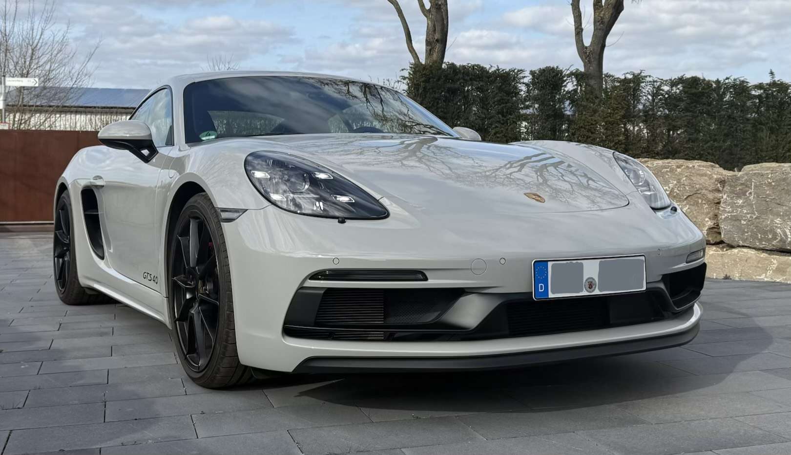 Second hand Porsche Cayman 