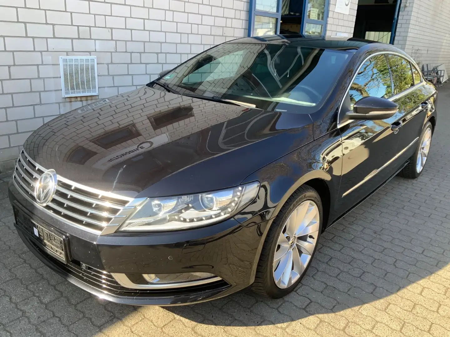 Volkswagen CC Sport-Paket Navi/Alcantara/Bi-Xenon/18Zoll Schwarz - 2