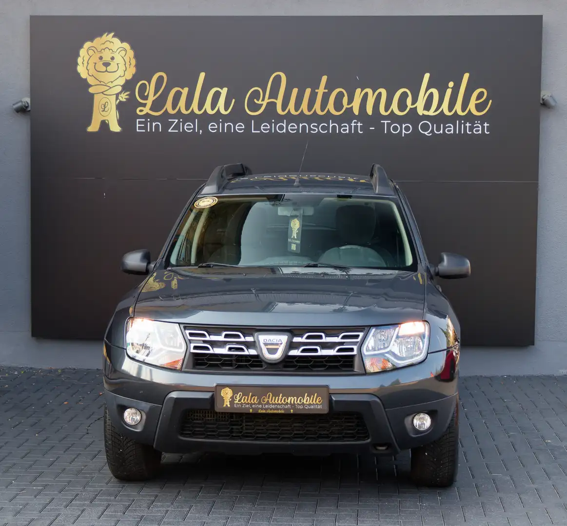 Dacia Duster Ambiance 4x2 1.5 dCi KLIMA MP3 ISOFIX AHK Grau - 2