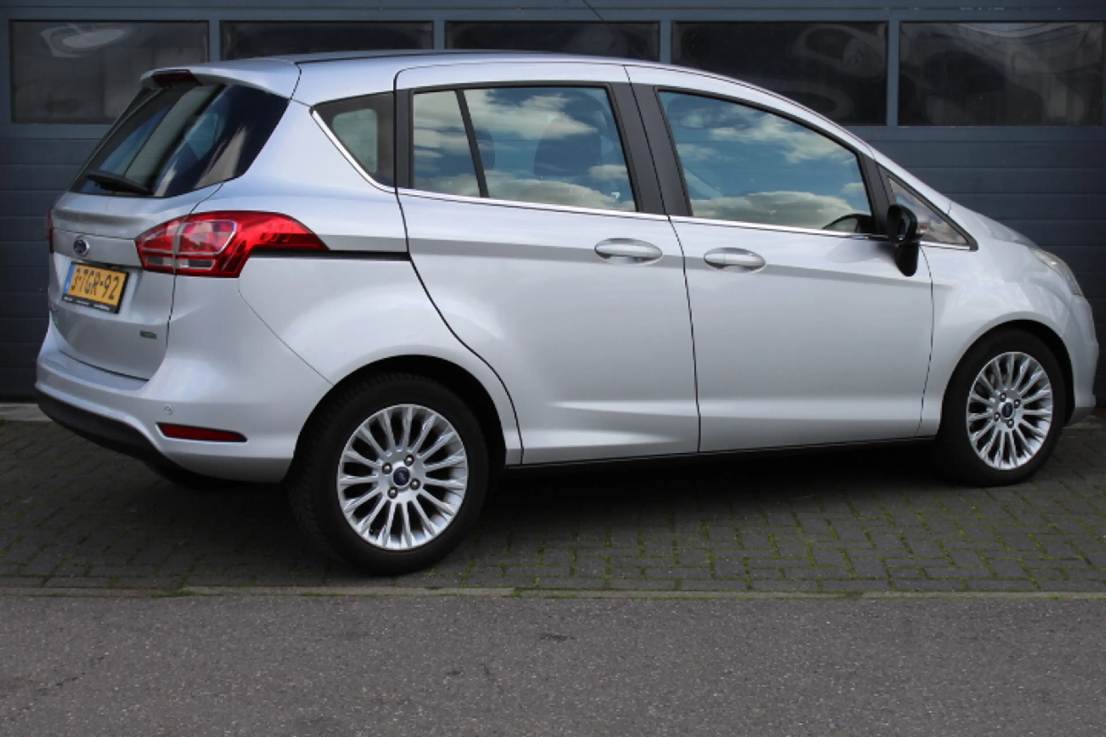 Ford B-Max 1.0 EcoBoost Titanium Navigatie, Cruise en Climate — photo 3
