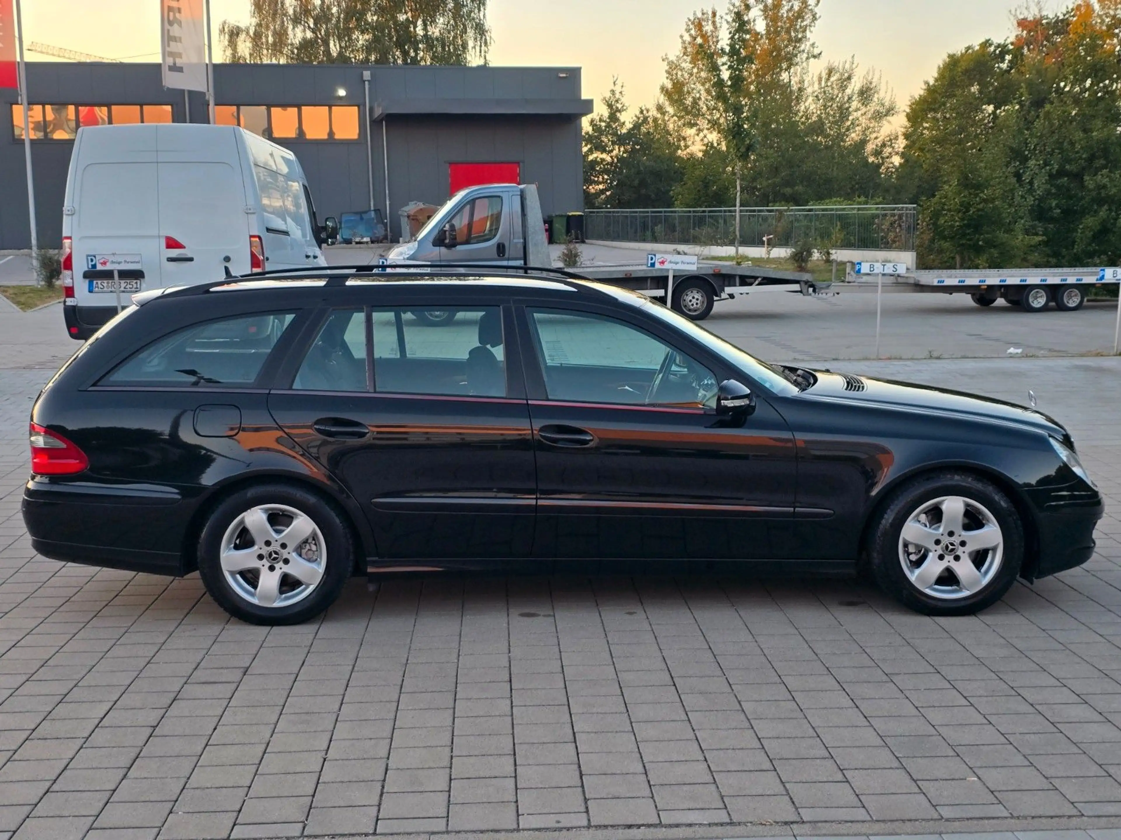 Mercedes-Benz E 200 E T-Modell E 200 CDI — photo 7
