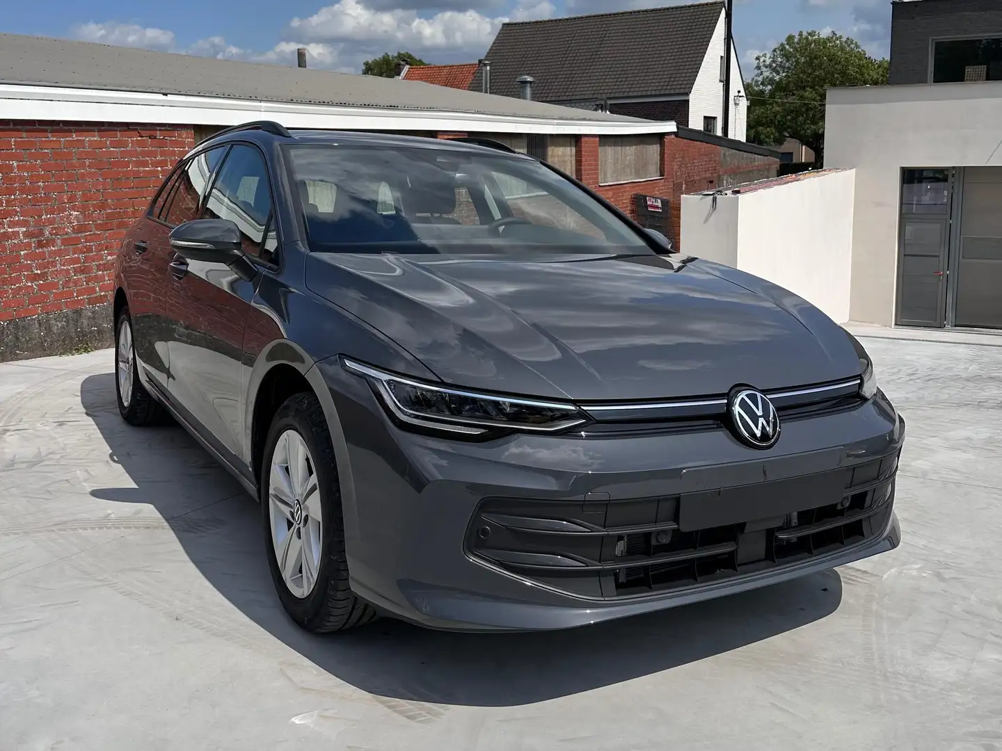 Volkswagen Golf Variant Life 1,5 TSI Nieuwe wagen ACC - Camera - CarPlay Grijs - 2