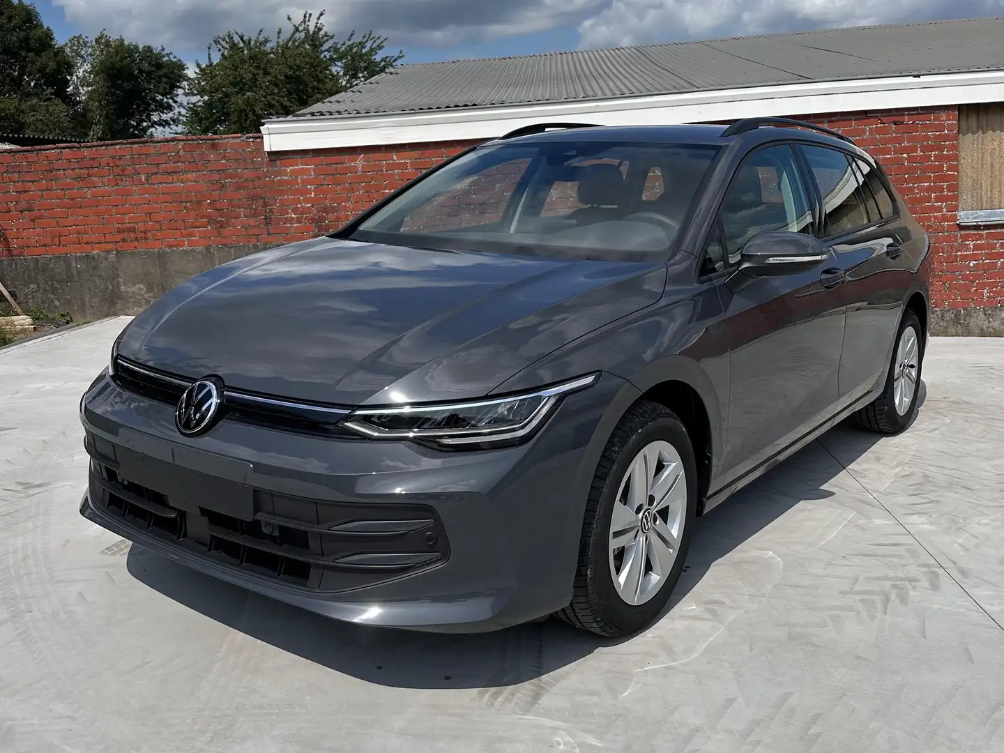 Volkswagen Golf Variant Life 1,5 TSI Nieuwe wagen ACC - Camera - CarPlay Grijs - 1