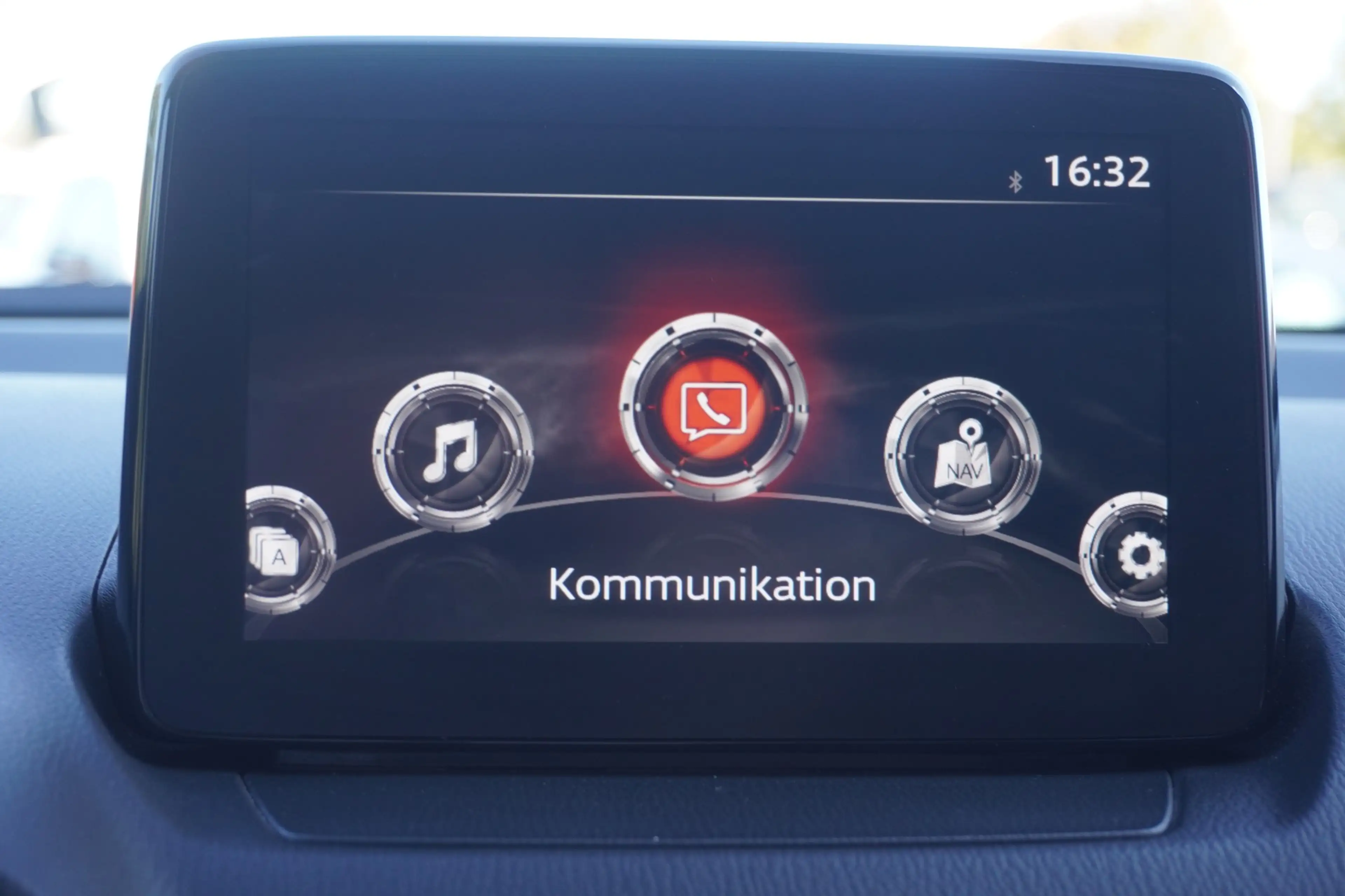Mazda CX-3 2.0 Center-Line Navi Kamera Sitzheizung DAB — photo 12