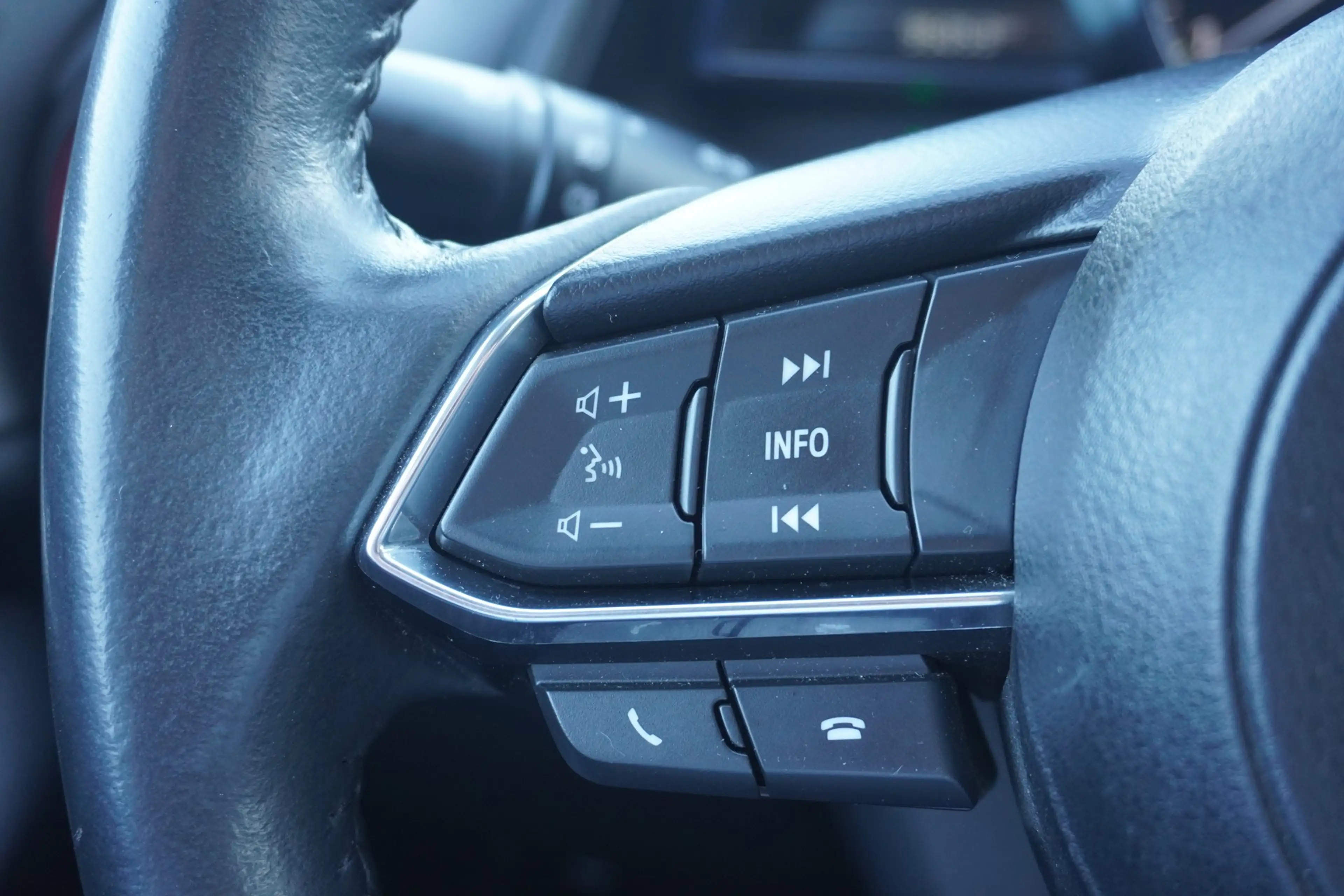 Mazda CX-3 2.0 Center-Line Navi Kamera Sitzheizung DAB — photo 25