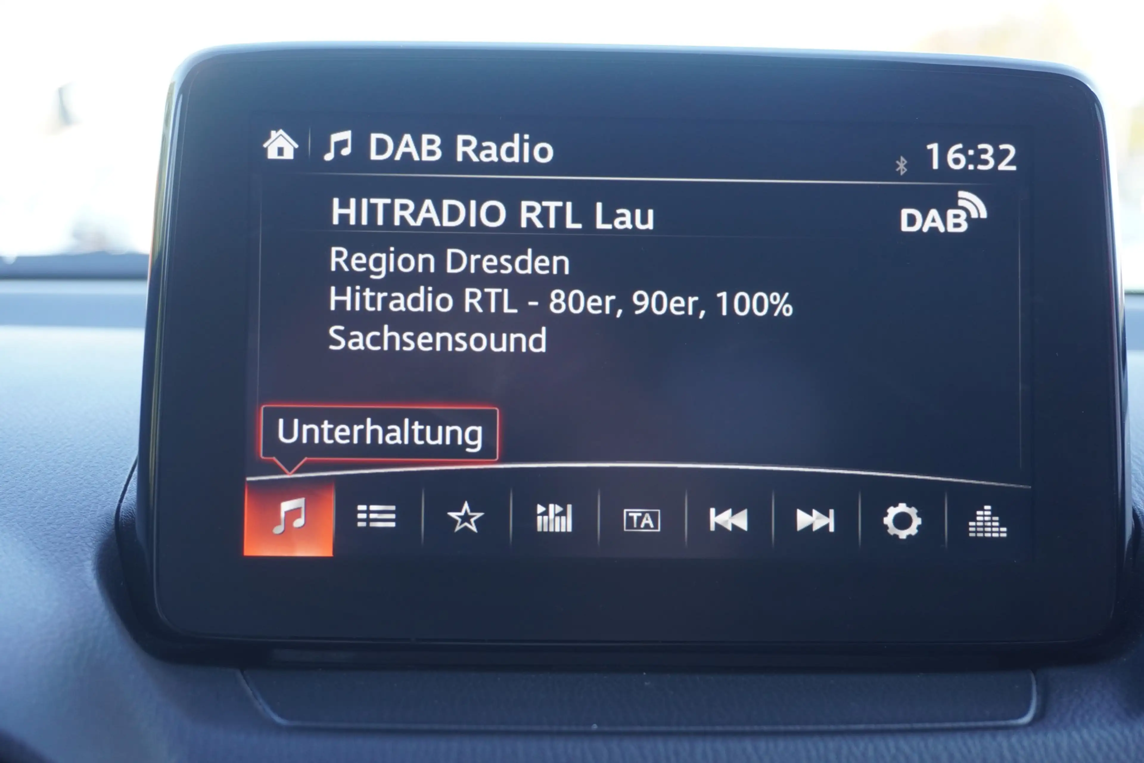 Mazda CX-3 2.0 Center-Line Navi Kamera Sitzheizung DAB — photo 13