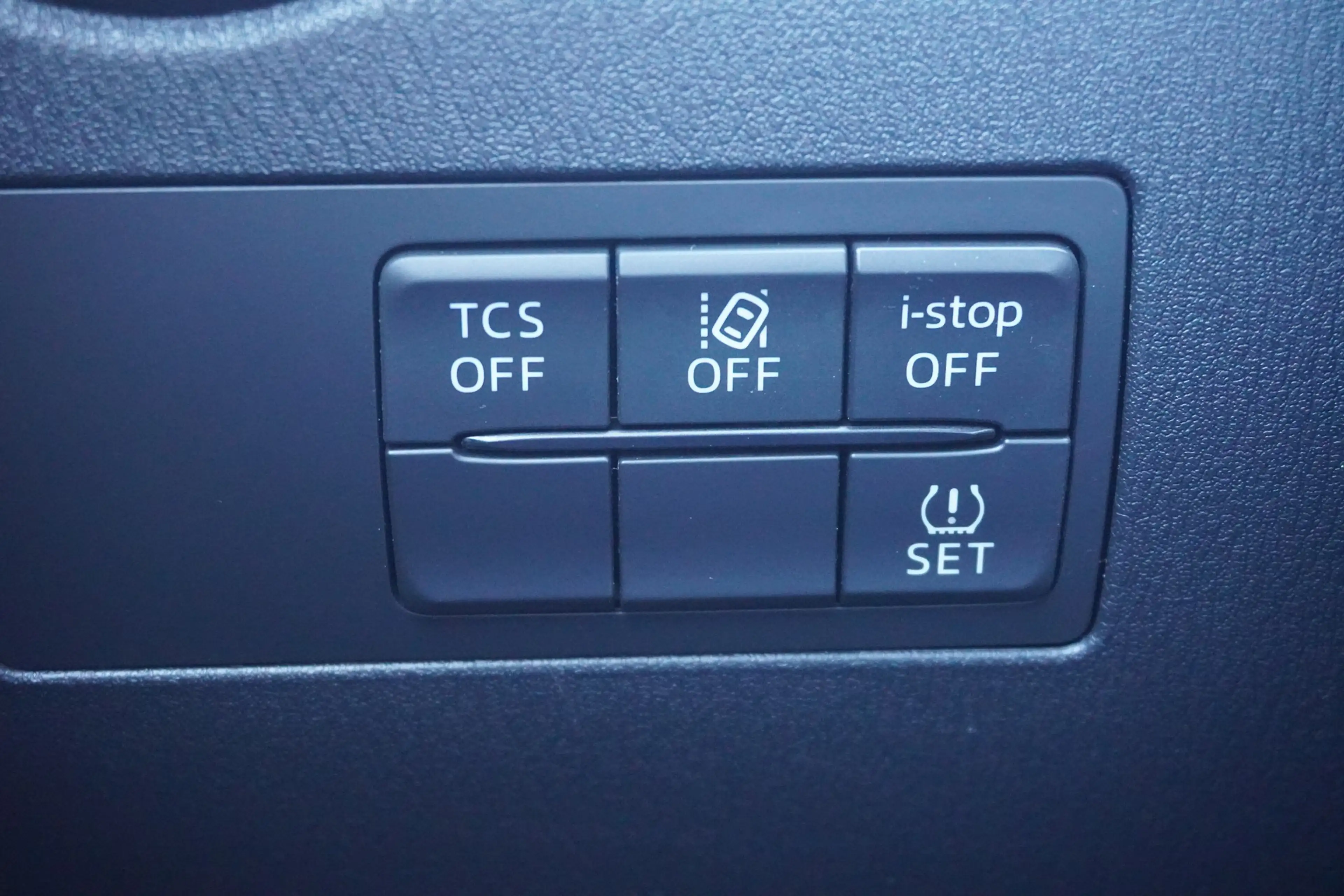 Mazda CX-3 2.0 Center-Line Navi Kamera Sitzheizung DAB — photo 28