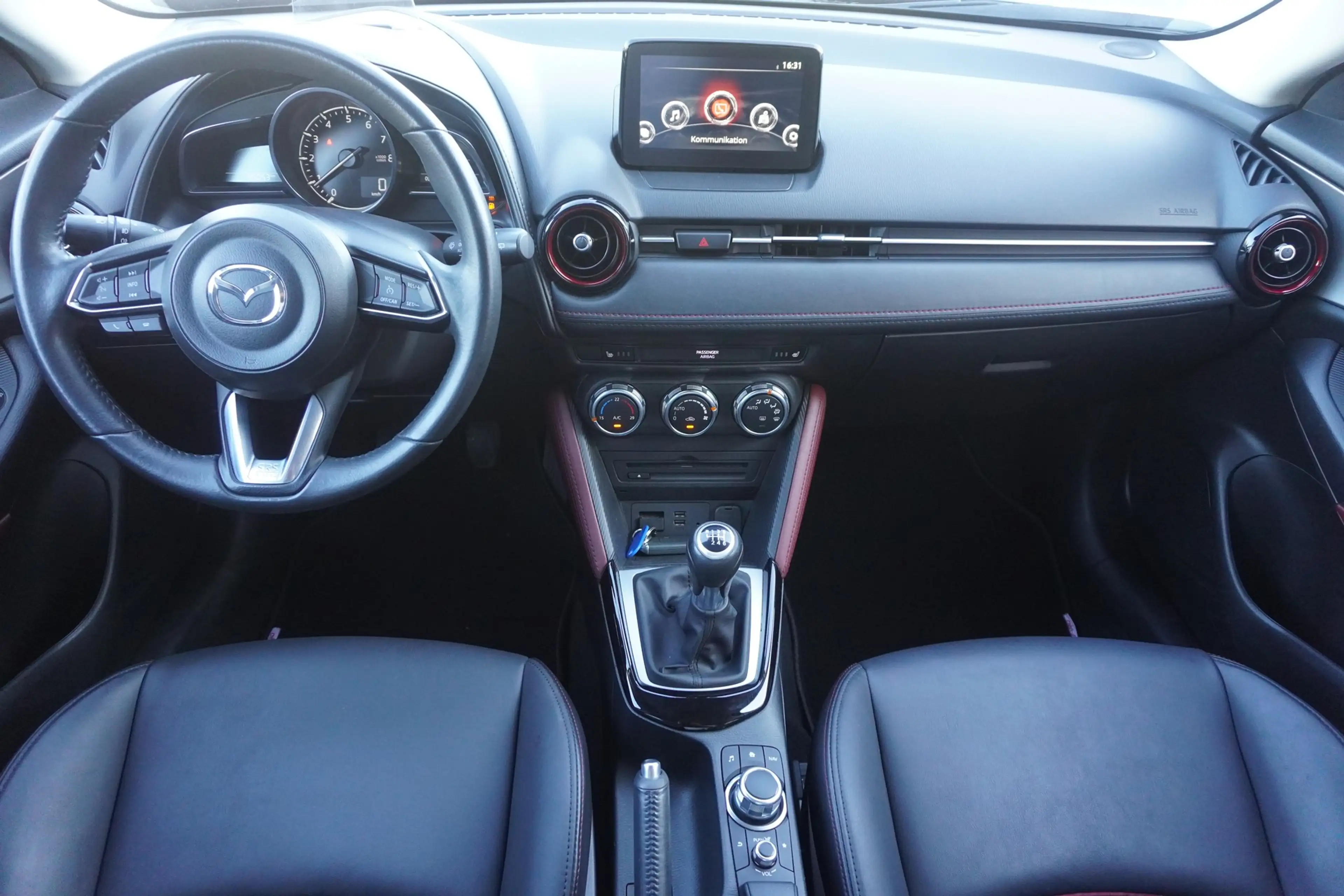 Mazda CX-3 2.0 Center-Line Navi Kamera Sitzheizung DAB — photo 10