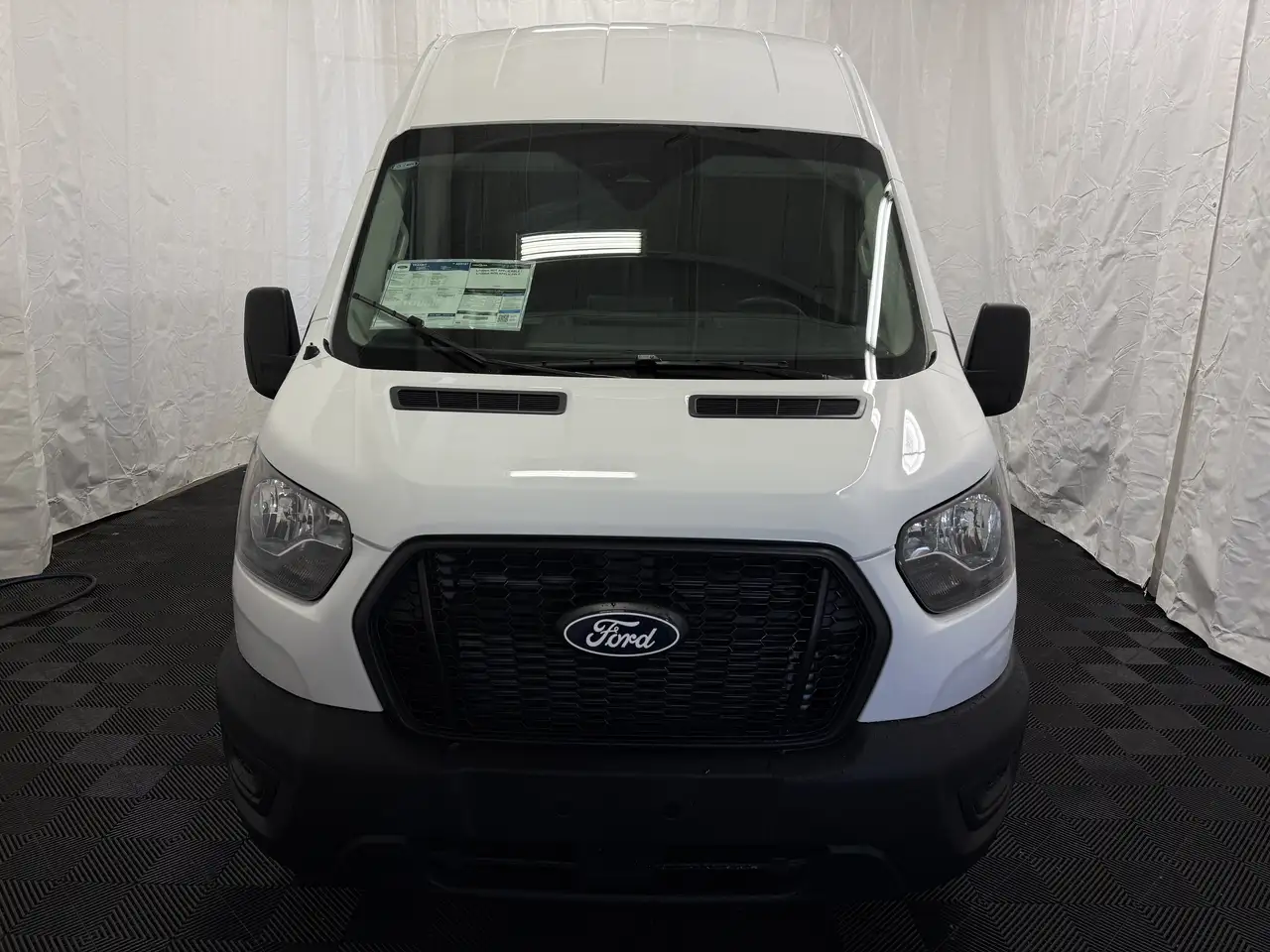 Ford Transit Cargo Van снимка Ford Transit Cargo Van