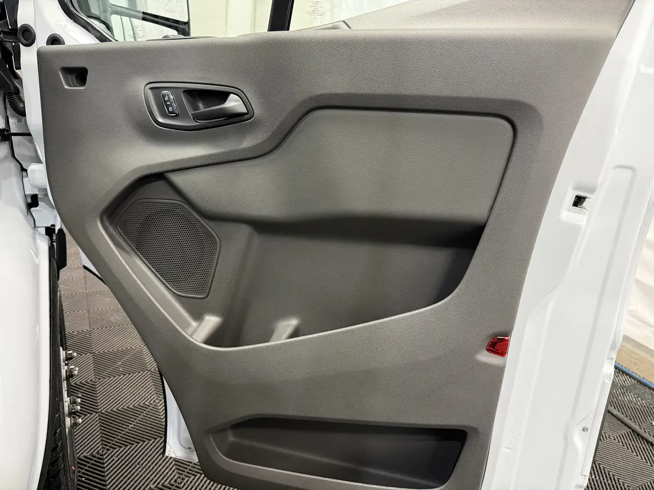 Ford Transit Cargo Van снимка Ford Transit Cargo Van