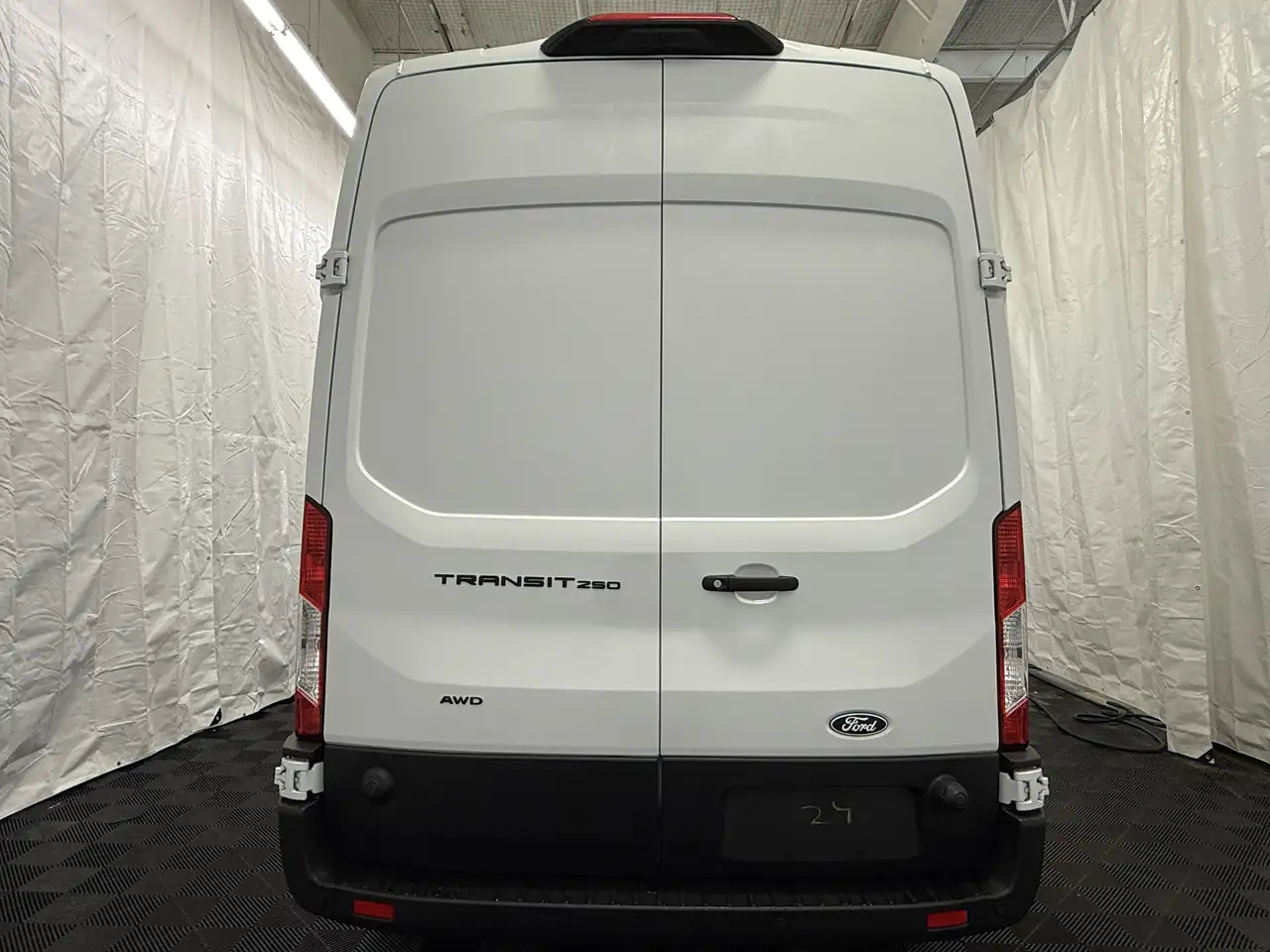 Ford Transit Cargo Van снимка Ford Transit Cargo Van
