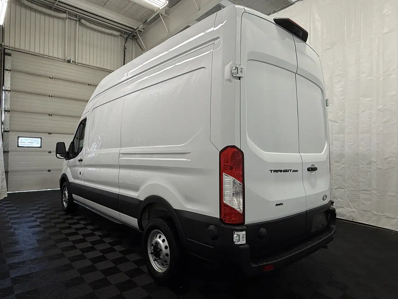 Ford Transit Cargo Van снимка Ford Transit Cargo Van