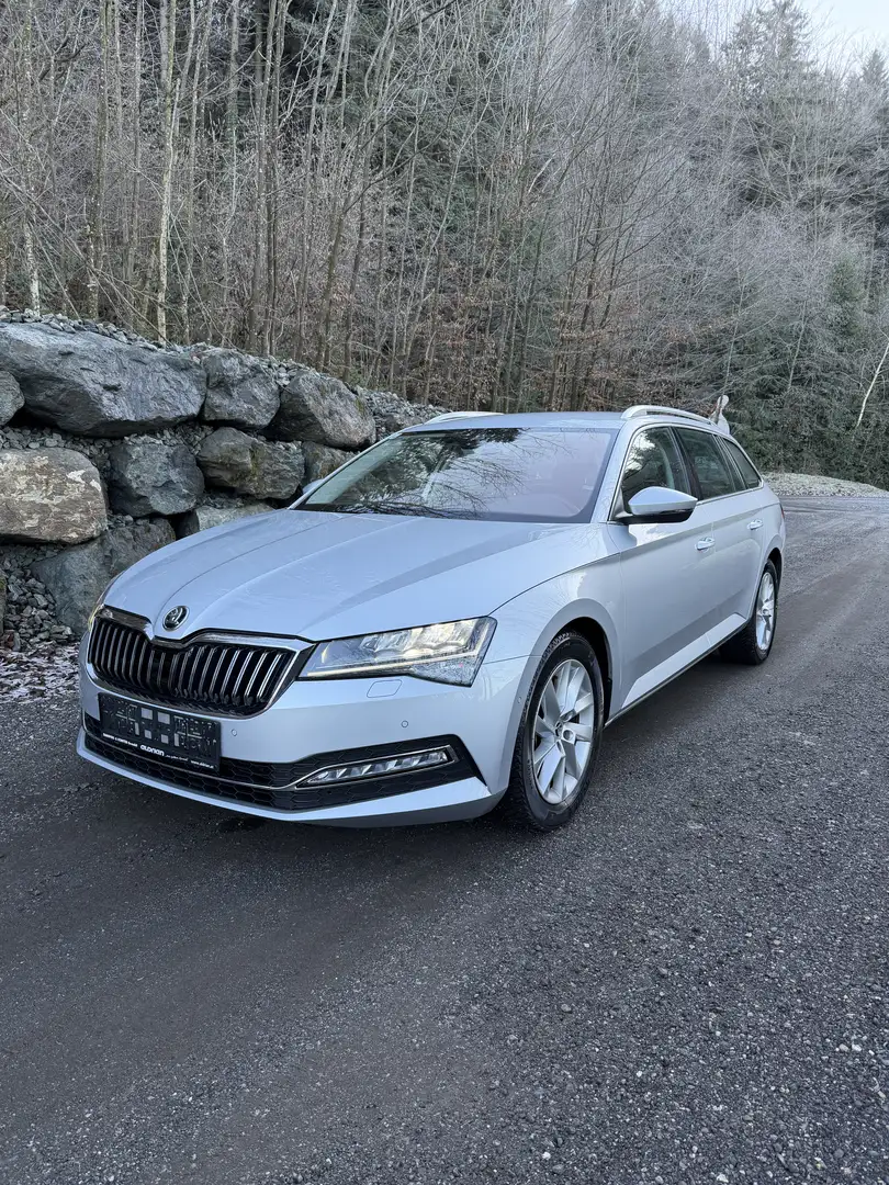 Skoda Superb Kombi 2,0 TDI 4x4 Style DSG Silber - 1