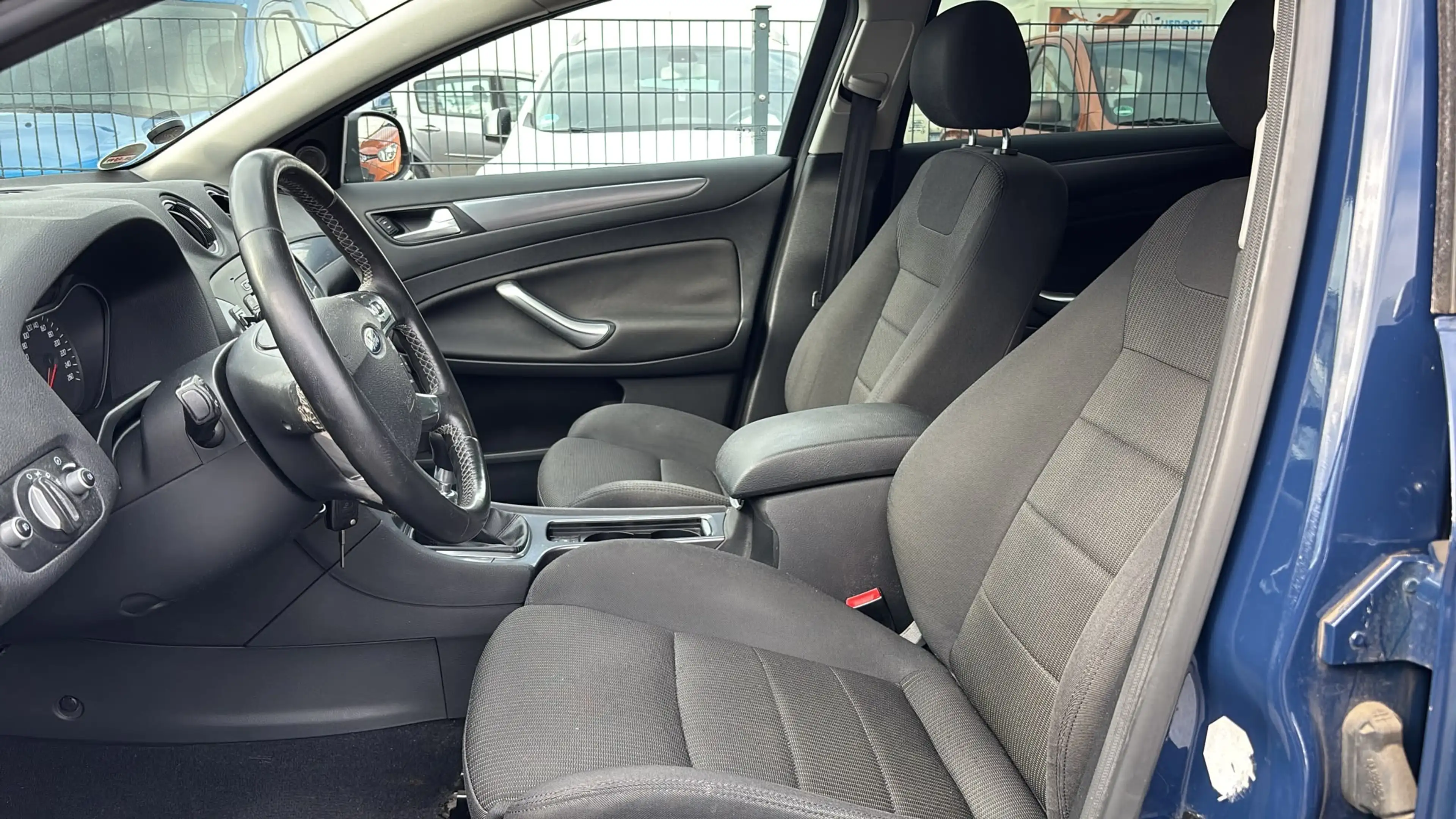 Ford Mondeo Titanium Klimaaut. Alu. Nav. PDC. Euro5 — photo 13