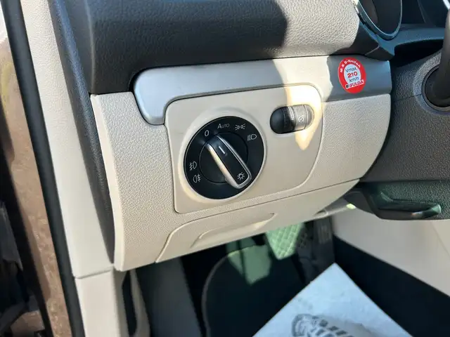 Volkswagen Golf view 13