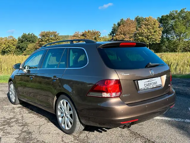 Volkswagen Golf view 3
