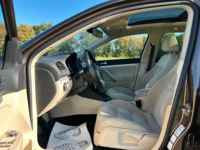 Volkswagen Golf view 10