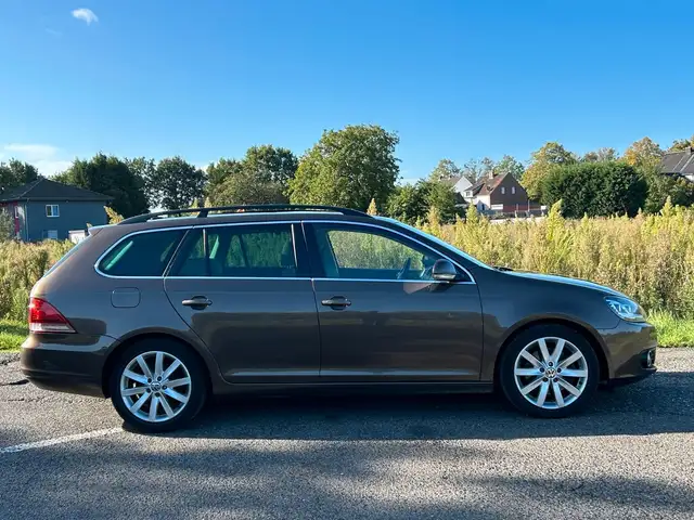 Volkswagen Golf view 6