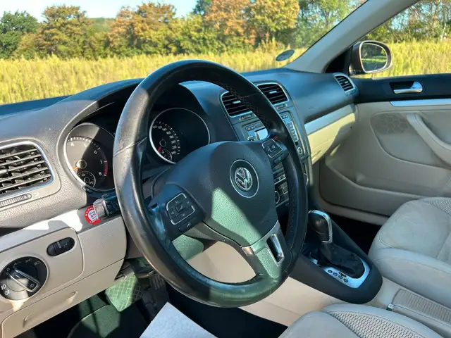 Volkswagen Golf view 14