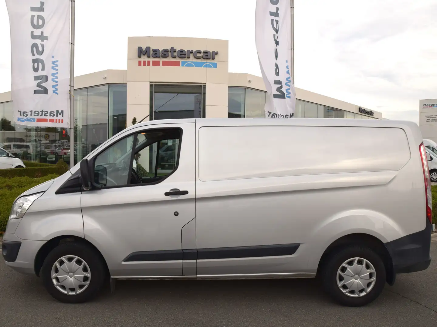 Ford Transit Custom 2.0 TDCi CUSTOM L1H1 TREND (17.220 € netto) Argent - 2