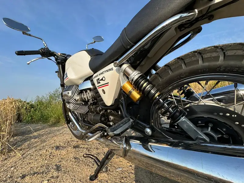 Moto Guzzi V7 - foto 2