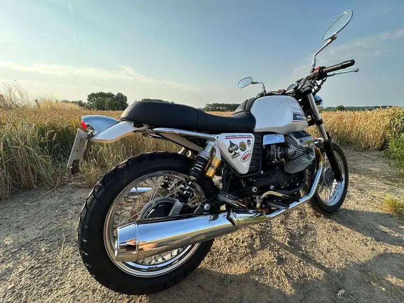 Moto Guzzi V7