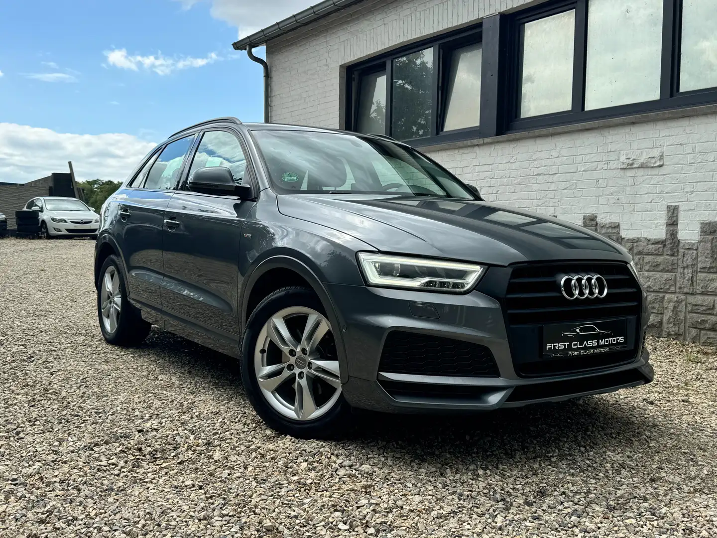 Audi Q3 2.0 TDi S LINE EX*TVA*CAMERA*PARK ASSIST*NAVI*CUIR Gris - 1