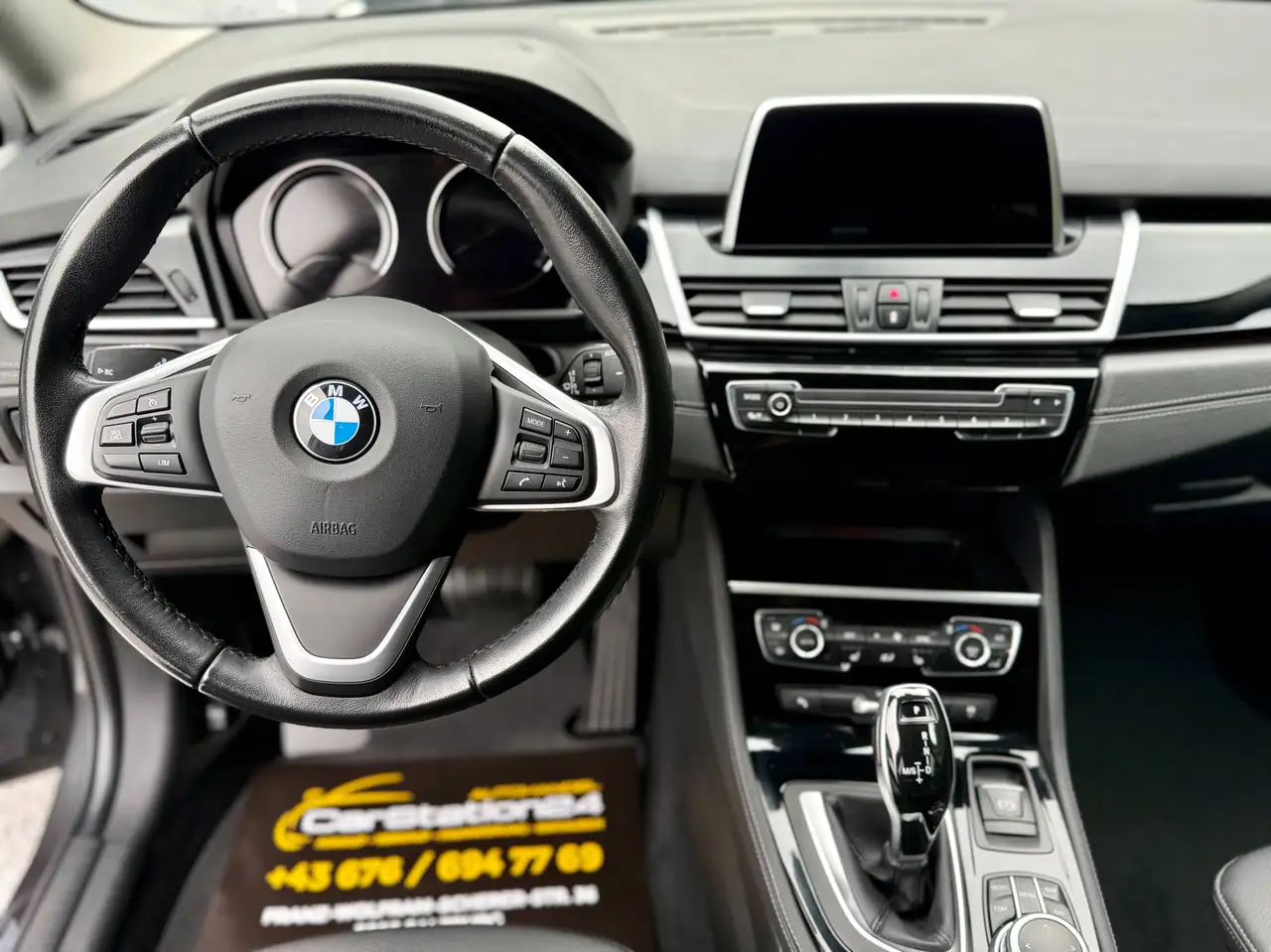 BMW 218 d xDrive Sport Line *1BESITZ*TEILLEDER*SPORTSIZ*HECKCAM*LED*AMBIENTE*ANHÄNGERK*, миниатюра 10