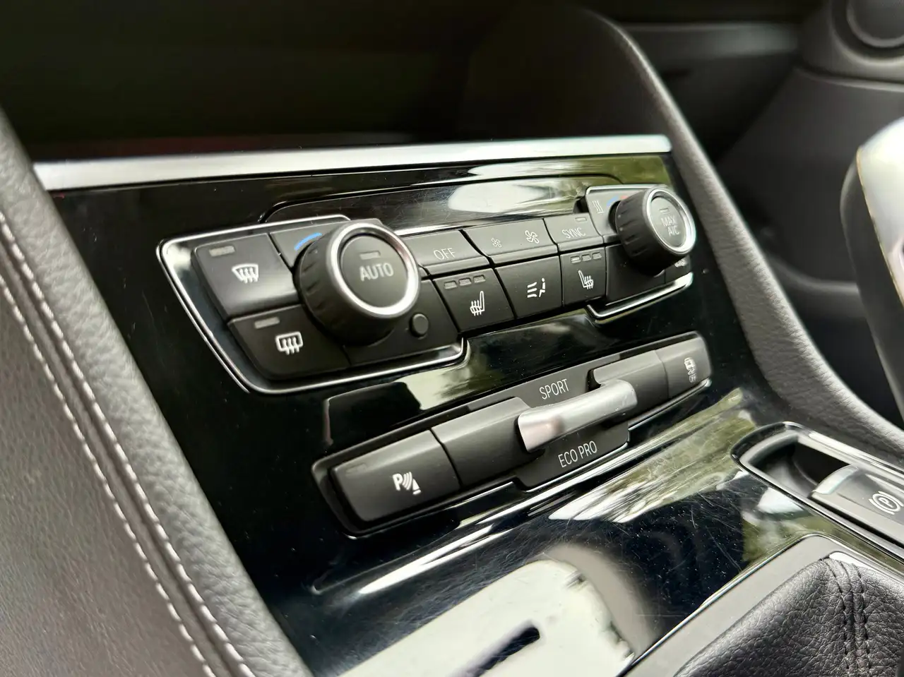 BMW 218 d xDrive Sport Line *1BESITZ*TEILLEDER*SPORTSIZ*HECKCAM*LED*AMBIENTE*ANHÄNGERK*, миниатюра 17